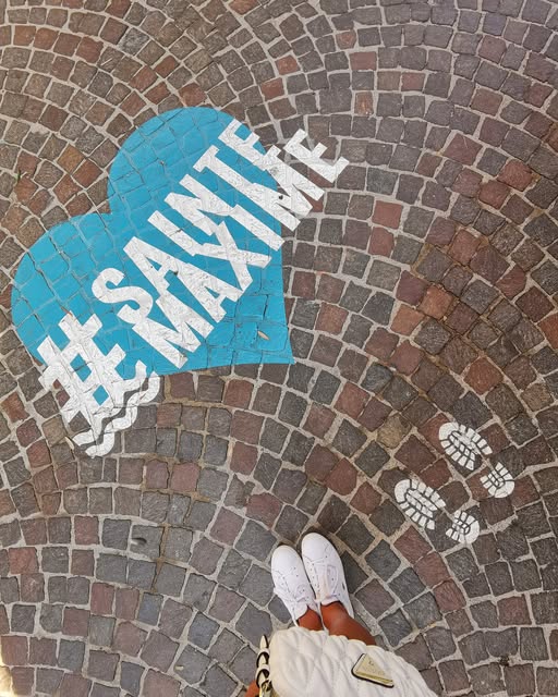 Le cœur #SAINTEMAXIME peint au sol à Sainte-Maxime